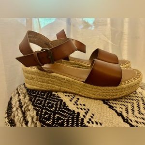 Wide Width Universal Thread Cognac Espadrilles with Rope Finish, Size 8.5W